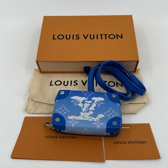 Authenticated LOUIS VUITTON Virgil Abloh Soft Trunk Necklace/Wallet - Picture 11 of 12